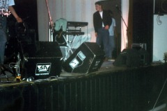 1990-besides-that-afbreken-podium
